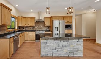 150 COLLEGE HEIGHTS Ct, Accident, MD 21520
