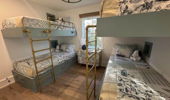 281 7th St, Avalon, NJ 08202