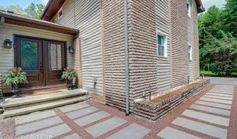 103 Malory Ct, Blakeslee, PA 18610