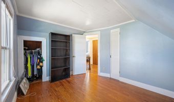 60 6th St, Bangor, ME 04401