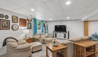 405 Plumwood Ct SW, Altoona, IA 50009