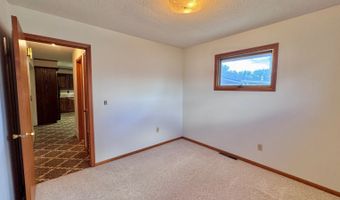101 7th Ave NW, Bowman, ND 58623