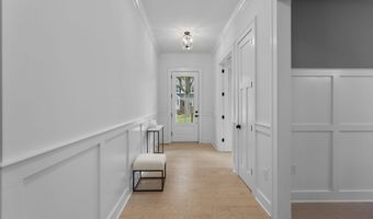 414 N MONROE St, Arlington, VA 22201