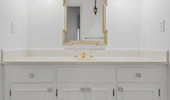 2520 E Alberson Dr, Albany, GA 31721