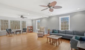188 Falls Rd, Bethany, CT 06524