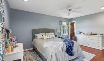 210 Deerfield Ln, Aberdeen, NJ 07747