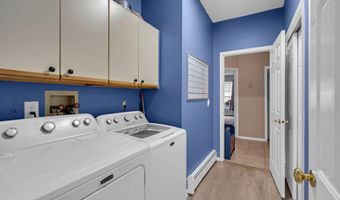 64 Symphony Ave, Bayville, NJ 08721
