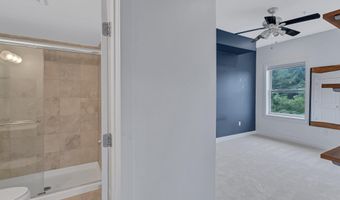 1240 4TH St NW 300, Washington, DC 20001