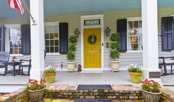 128 4th St, Apalachicola, FL 32320