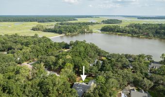 9 Bajala Dr E, Beaufort, SC 29907