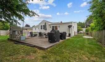 16 Red Cedar Dr, Cranston, RI 02920