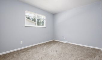 1113 Summer St, Algonac, MI 48001
