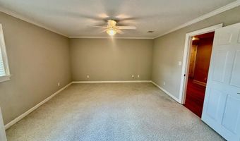 708 Town And Country Dr, Adel, GA 31620