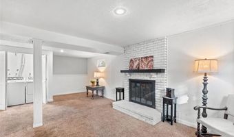 407 Tulsa Ave, Ballwin, MO 63021