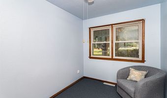 111 Sandburg Ct, Ames, IA 50014