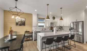 6482 Crown Cres, Ammon, ID 83406