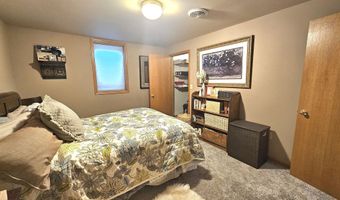 2510 Bobbie Dr, Aberdeen, SD 57401