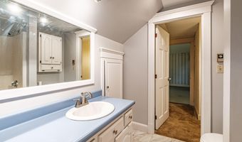 4 Pineway Dr, Auburn, ME 04210