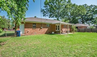 203 James St, Batesville, MS 38606