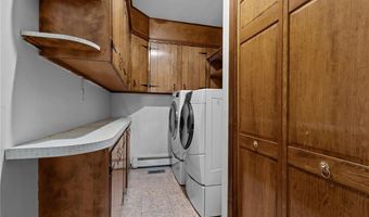 300 Twin River Rd, Lincoln, RI 02865