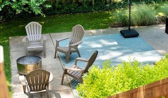 486 Edgeworthe Dr SE, Ada, MI 49301