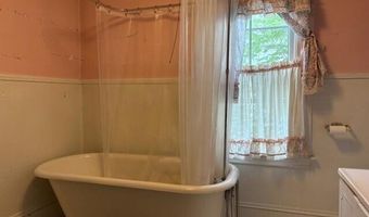 26 Webster Ave N, Bangor, ME 04401