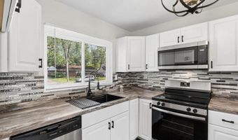3805 Gilroy Rd, Columbus, OH 43227