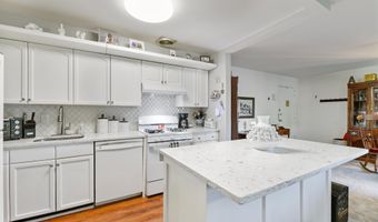 204 VICTOR Pkwy 204E, Annapolis, MD 21403