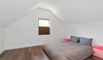 65 Oak Ridge Ln, Albertson, NY 11507