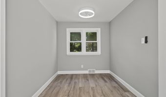 29 Summit Ave, Absecon, NJ 08201