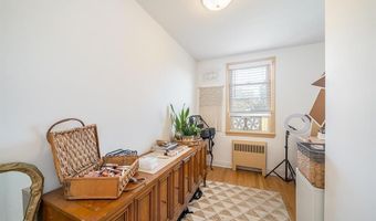 118 W 46TH St, Bayonne, NJ 07002