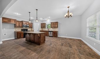 9 Monmouth Dr, Bella Vista, AR 72714