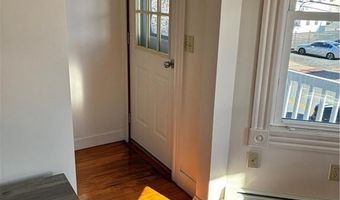 1 Rolfe Sq 2, Cranston, RI 02910
