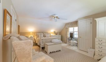 92 Forest Rd, Agawam, MA 01001