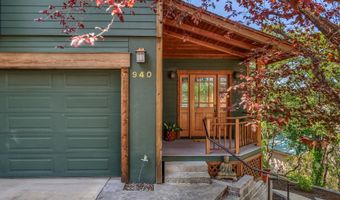 940 Pinecrest Ter, Ashland, OR 97520
