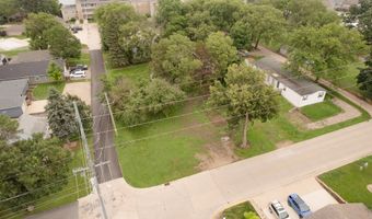 306 Iowa St, Arnolds Park, IA 51331