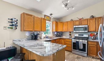 28 Foxberry Dr, Arden, NC 28704