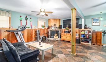 21 Chimney Dr, Bethel, CT 06801