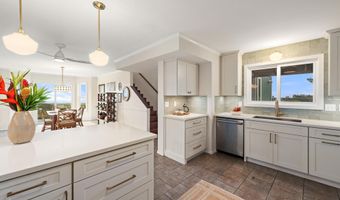 820 W Kuiaha Rd A, Haiku, HI 96708