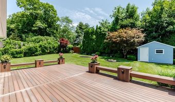 7 Oakcrest Dr, North Providence, RI 02904