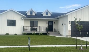 811 S Ibis St, Aberdeen, SD 57401