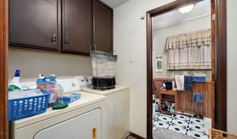 667 W Elm St, Aurora, MO 65605