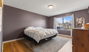 707 18th St SE, Altoona, IA 50009