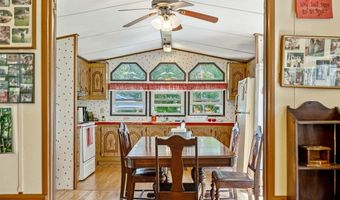 37 Wheeler Dr, Alburgh, VT 05440