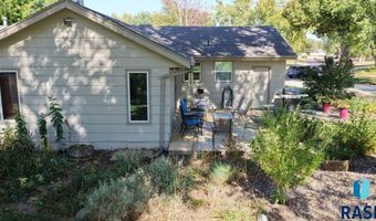 1601 E Sylvan Cir, Brandon, SD 57005