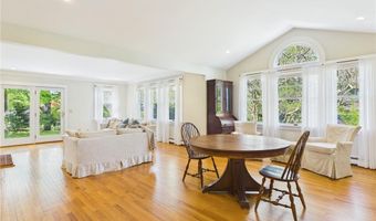 30 Forest Rd W, Bristol, RI 02809