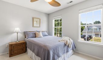 1211 Waterford Green Dr, Apex, NC 27502