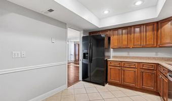 917 Claytonbrook Dr 1, Ballwin, MO 63011