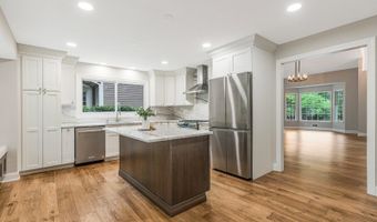 22 Smoke Rise Ln, Bedminster, NJ 07921