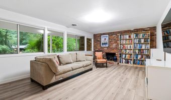 8004 PARK OVERLOOK Dr, Bethesda, MD 20817